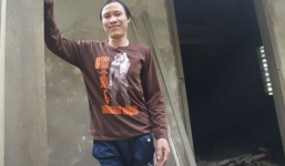 'Người rừng' 40 năm sống trên cây muốn lấy vợ