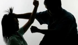 Chồng đánh đập, ép uống thuốc diệt cỏ vì nghĩ vợ có người đàn ông khác