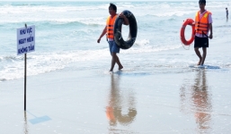 Tìm thấy thi thể 2 học sinh mất tích khi tắm biển Mỹ Khê vào mùng 4 Tết