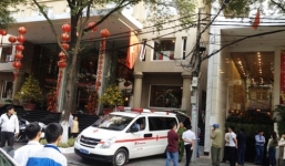 Người đàn ông nước ngoài tử vong giữa khe hở 2 khách sạn cao cấp