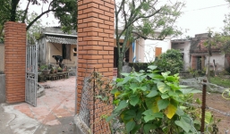 Người đàn ông chết trong nhà tắm: Say rượu đưa hai phụ nữ về nhà