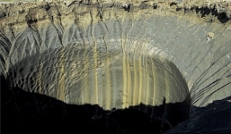 Phát hiện bốn miệng hố khổng lồ bí ẩn tại Nga