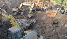 Cận cảnh hòn đá quý 27 tấn trị giá hàng tỷ đồng đào trong vườn cà phê