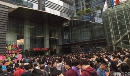 5.000 nhân viên Tencent xếp hàng chờ sếp lì xì đầu năm