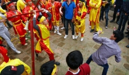 Hỗn chiến tại đền Gióng là bình thường, là phong tục lễ hội