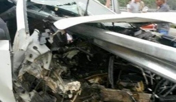 Hiện trường vụ ô tô đâm xuyên lan can cao tốc Nội Bài, Lào Cai