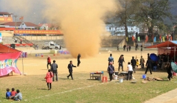 Hàng trăm người bỏ chạy vì cơn lốc xoáy ở Mèo Vạc