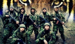 IS tung ảnh chiến binh đẹp trai để dụ dỗ các cô gái trẻ