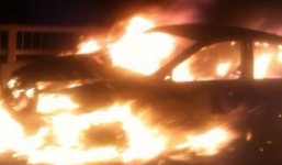 Đang lưu thông, xe biển xanh bốc cháy ngùn ngụt