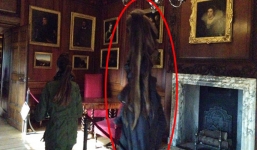 Chụp được ảnh 'hồn ma Quý bà xám' trong cung điện Anh?