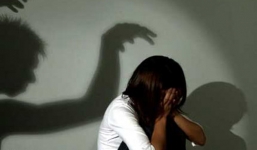 Làm “chuyện người lớn” với bé gái 12 tuổi, nam thanh niên bị tạm giam