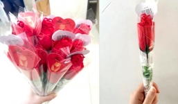 Quà tặng 8/3: Hoa hồng “độc”, lạ lên ngôi