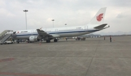 Thất tình, thông báo có bom trên máy bay