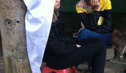 Bị đuổi khỏi đám giỗ, nghịch tử sát hại cha bằng nhát dao chí mạng