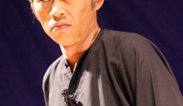 Hoài Linh tức giận khi bị tố để lộ bí mật của Hoài Lâm