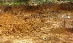 Phát hiện ngôi mộ chôn 10 bộ hài cốt khi đào móng nhà