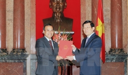 Chủ tịch nước trao quyết định phong hàm cho các Đại sứ