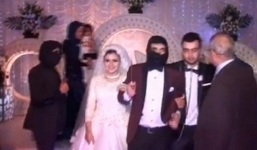 Đám cưới nhái cảnh phi công Jordan bị thiêu sống gây sốc