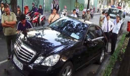 Người đàn ông lái Mercedes 4 chỗ đột tử khi đang lái xe