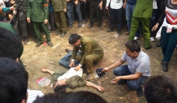 Clip: Chơi đánh đu ở hội Lim, nam thanh niên ngã văng xuống đất