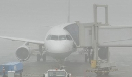 Máy bay Jetstar phải chuyển hướng vì sương mù và mưa