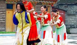 Nơi phụ nữ qua được quyền qua đêm với tất cả đàn ông họ thích