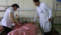 Nữ sinh bị bạn cùng trường đâm nguy kịch: Xuất phát từ chuyện yêu đương