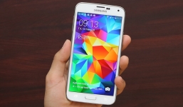 Galaxy S5 rớt giá mạnh ngay sau khi S6 ra mắt