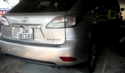 'Siêu xe' hơn 2 tỷ đồng bị tạm giữ vì nghi nhập lậu