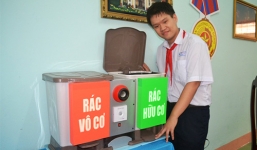 Chân dung nam sinh lớp 9 chế tạo thùng rác 