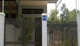 Tiếc một quả ổi, con trai đánh mẹ chấn thương để... bênh vợ