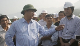 Bộ trưởng Thăng: 'Chân đất mà cứ đòi đá ngoại hạng Anh là không được'