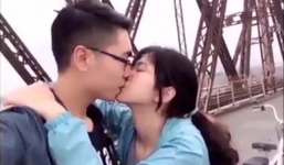 Cặp đôi làm clip 'hôn nhau khắp Hà Nội' gây chú ý