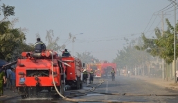 TP HCM: Cháy lớn công ty sản xuất giấy vệ sinh