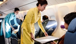 Vietnam Airlines mặc đồng phục mới để lấy ý kiến khách hàng
