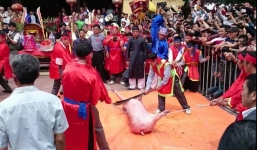 Ném Thượng xôn xao trước tin Thành hoàng làng là tướng cướp