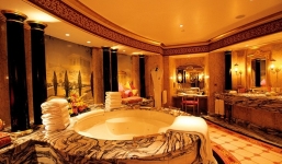 Choàng ngợp khách sạn 7 sao xa xỉ bậc nhất thế giới