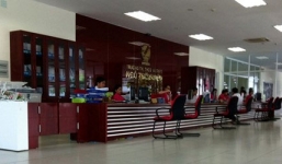 Vì sao học sinh nghỉ học lại bị phạt... tiền?