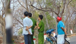 Phát hiện người đàn ông chết trong tư thế treo cổ ven đường