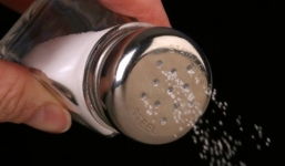 Những nguyên tắc 'tối kỵ' khi ăn uống trên thế giới có thể bạn chưa biết