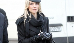 Cận cảnh nhan sắc 'gây bão' của ứng viên Tổng thống Ba Lan