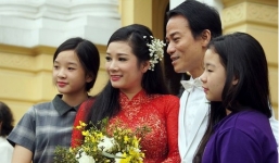 Con gái Thanh Thanh Hiền theo sát mẹ trong ngày cưới