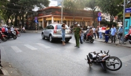 Thân Thúy Hà 'tóm gọn' kẻ gây tai nạn trên phố