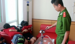 Phát hiện quán cà phê cho học sinh lớp 6 hút Shisha
