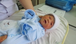 30 giờ sau mổ bắt con, mẹ bỏ lại con trong bệnh viện trốn biệt tích