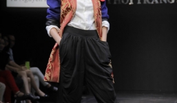 Siêu mẫu Thanh Hằng cá tính trong bộ sưu tập thời trang Tạ Nguyên Phúc