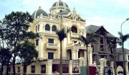 Chiêm ngưỡng tòa lâu đài kiến trúc Pháp cổ gần 100 tỉ của đại gia đất Cảng