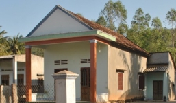 Suýt bị làng phạt vạ vì đêm tân hôn vào nhầm phòng