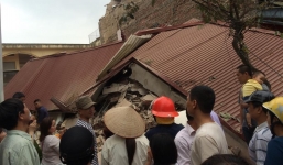 Hiện trường ngôi nhà 3 tầng bất ngờ đổ sập
