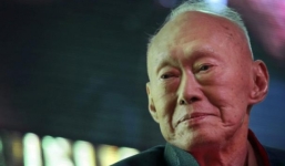 Người Singapore xếp hàng trong bệnh viện chờ tin ông Lý Quang Diệu